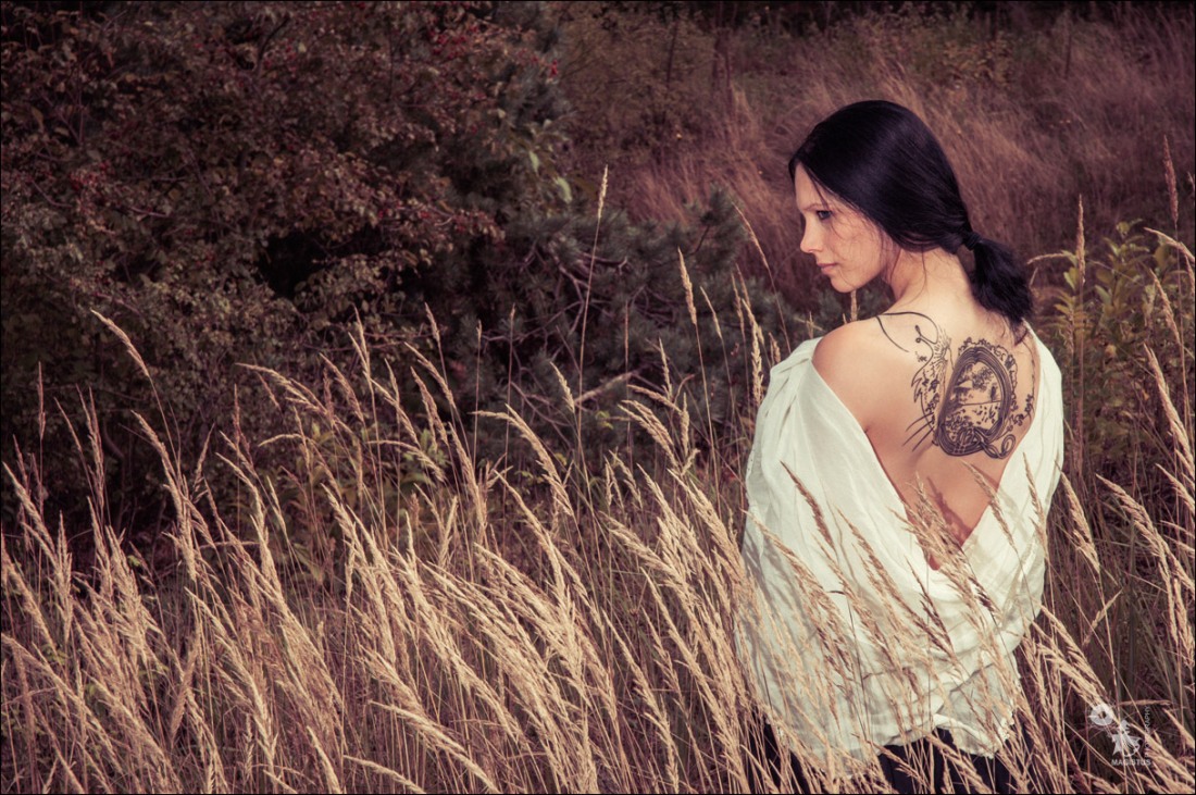 Summer Tattoo - Beautiful Summer Portrait with wonderful model showing beautiful tattoo between her naked shoulder - © by Magistus